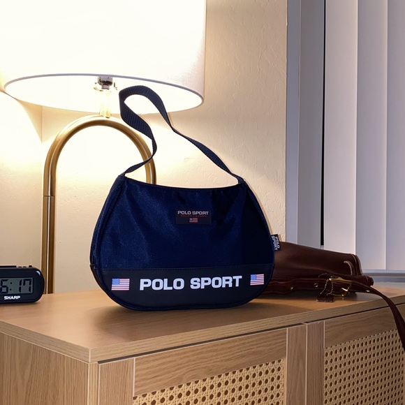 Meet your Posher, @SoFelicity - Picture 3 of 3